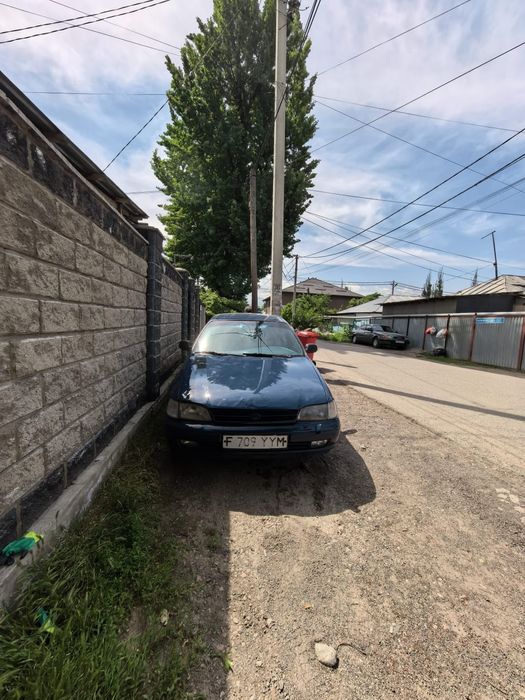 Продам тойота карина е