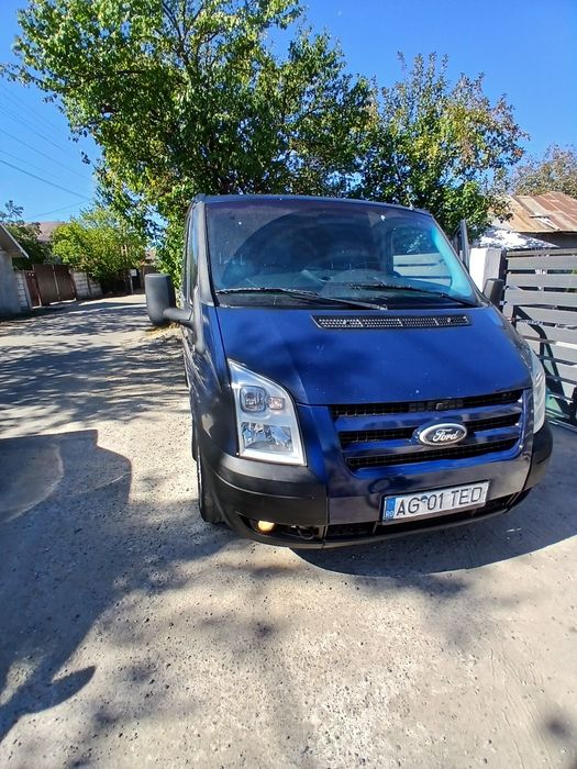 Vând Ford transit