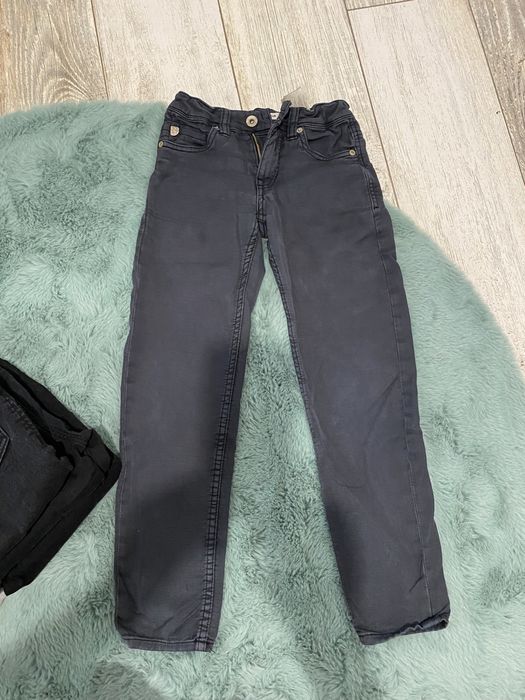 Pantaloni de blugi