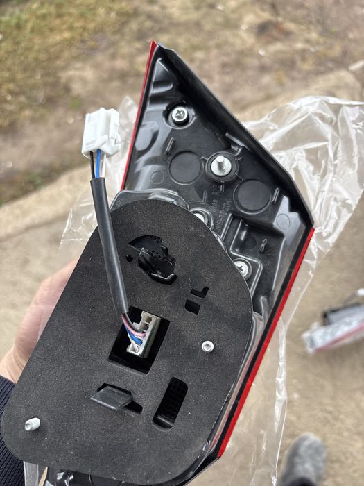 Продам задние фары Camry 70,75