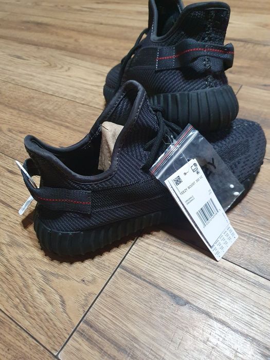 Vând adidasi yeezy boost