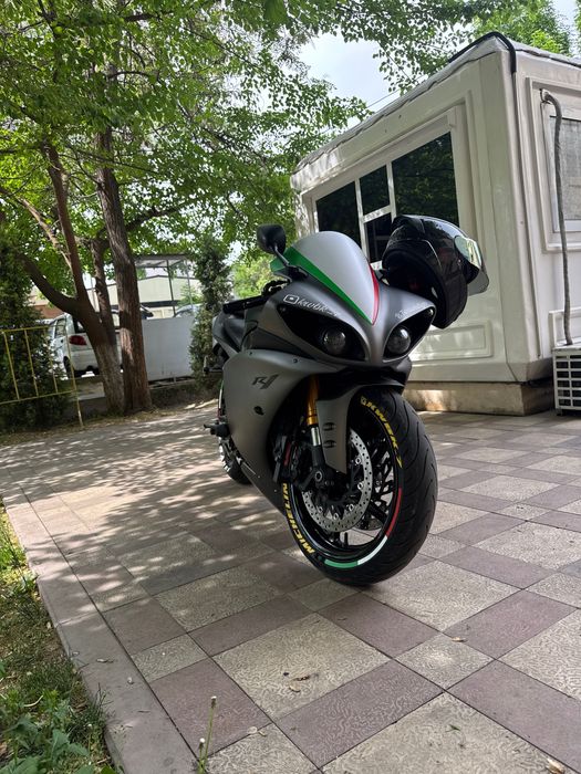 Yamaha R1 2009 года, в отличном состоянии