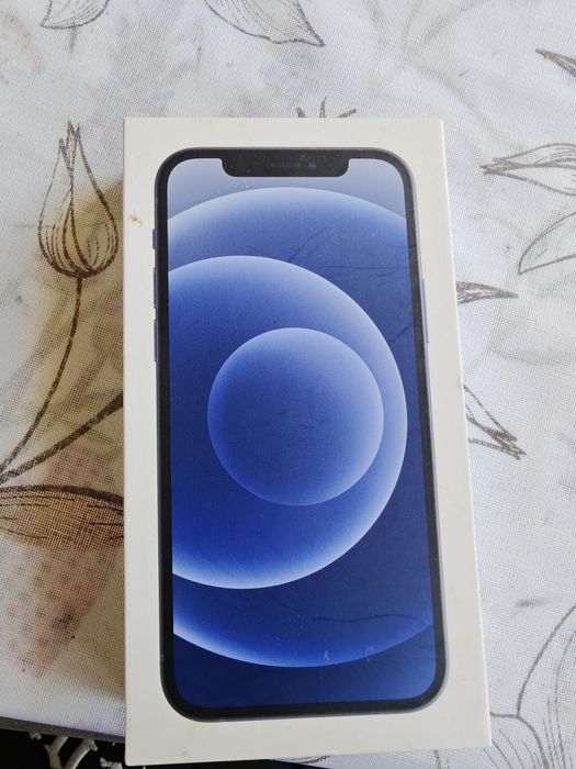 Apple iPhone 12, 128GB, Black/Черен, добро състояние + подаръци