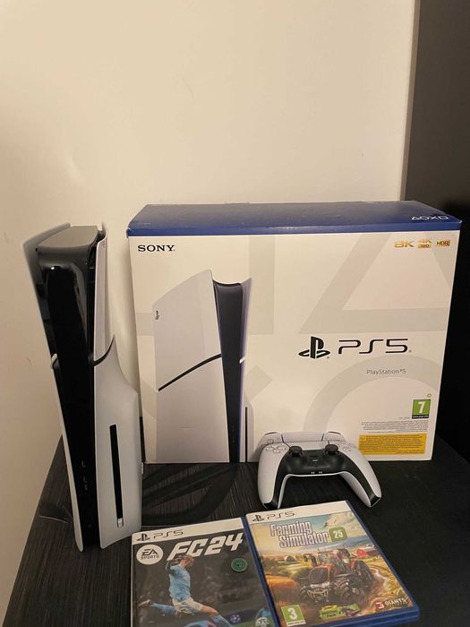 Продавам Sony PlayStation 5 Disc Edition + 2 игри — като нов