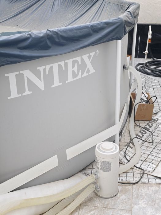 Intex бассейн сотилади
