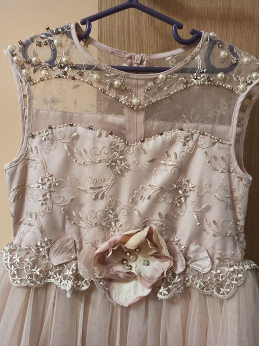 Продам платье для девочки