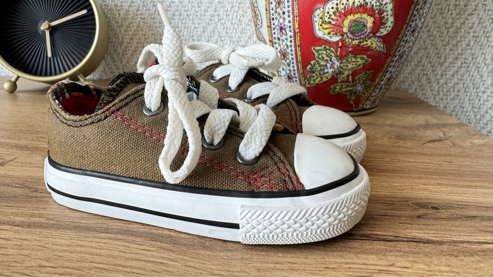Нови детски кецове Converse номер 20