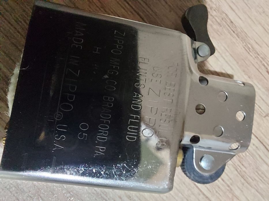 Bricheta Zippo originala an 2005