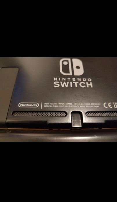 Nintendo switch 300 de jocuri incluse.
