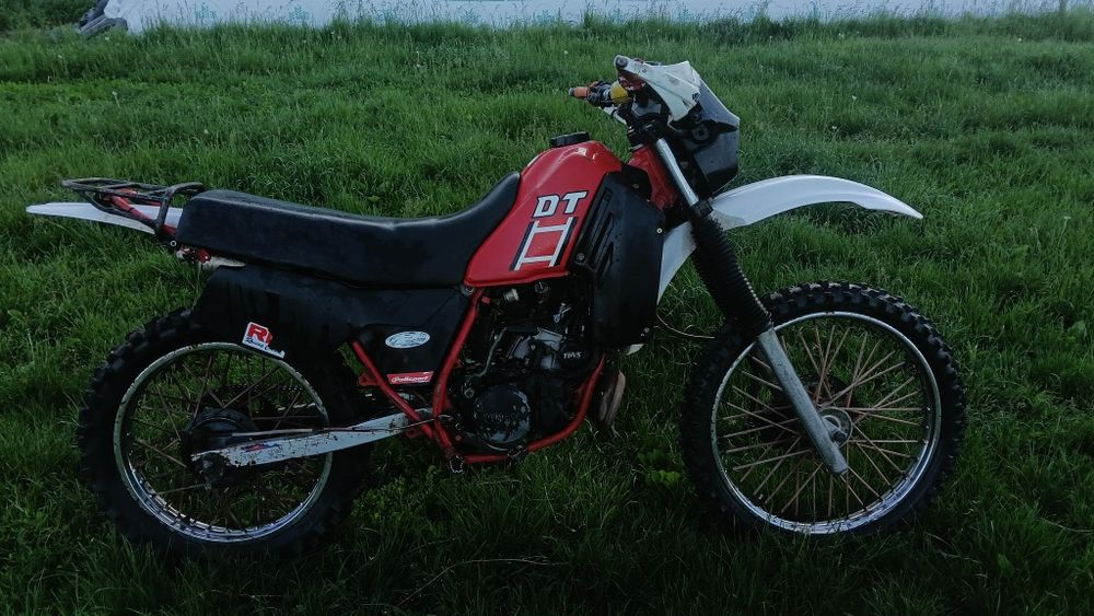 Vând sau schimb  Yamaha dt 125 2 t  perfect functionabil