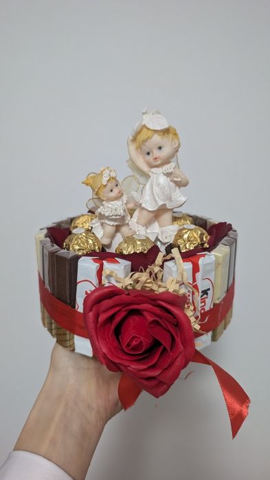 Torturi din dulciuri ambalate