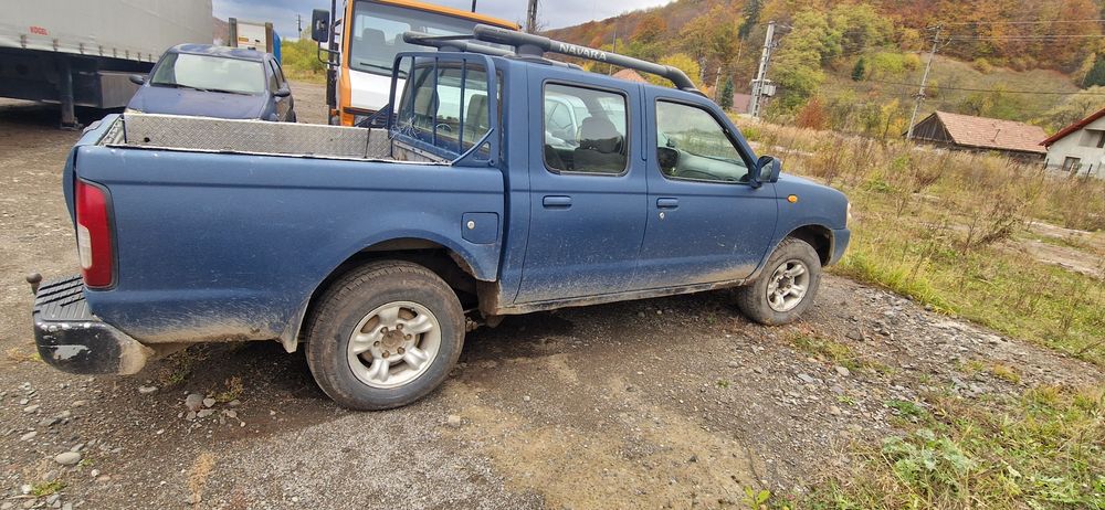 Nissan pick-up troliu  2.5 motor 4x2 an 2005
