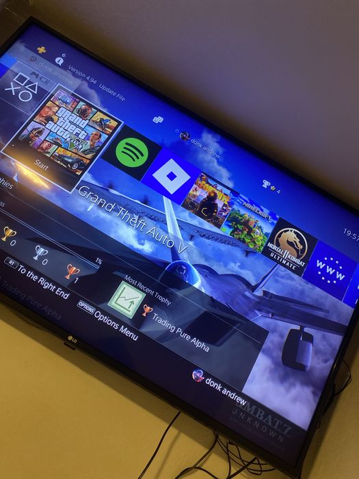 Ps4 pro cu controller si jocuri gta etc