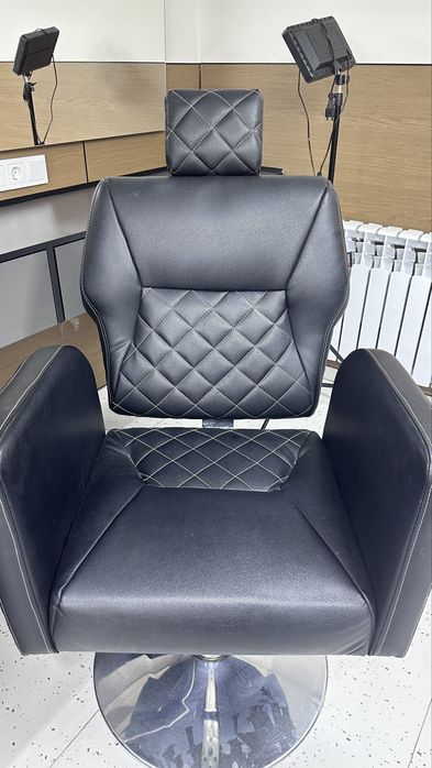 Продается кресло барбера