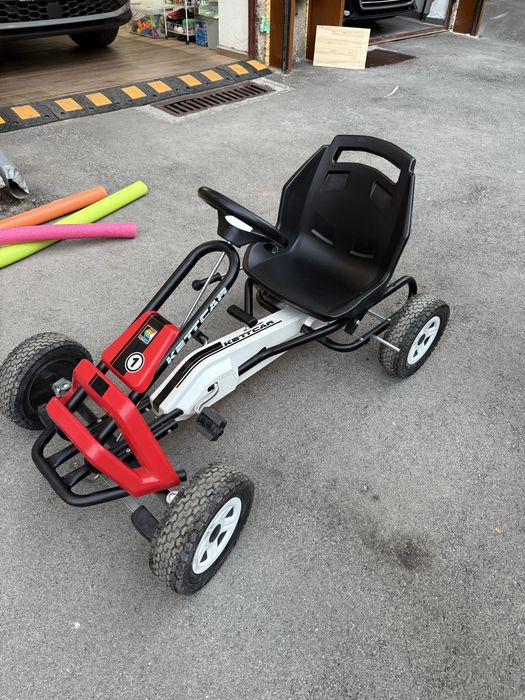 Детска количка с педали