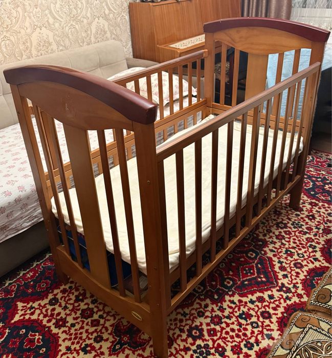 Продам детскую кроватку