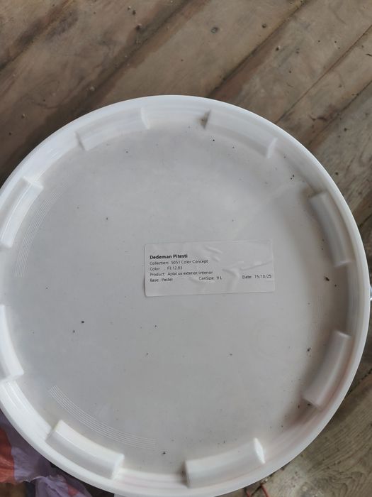 Vând găleată de vopsea lavabilă AplaLux