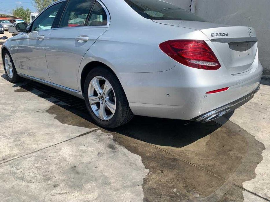 Dezmembrez mercedes e class w213/e class 220 OM654920/aripa/far/stop/