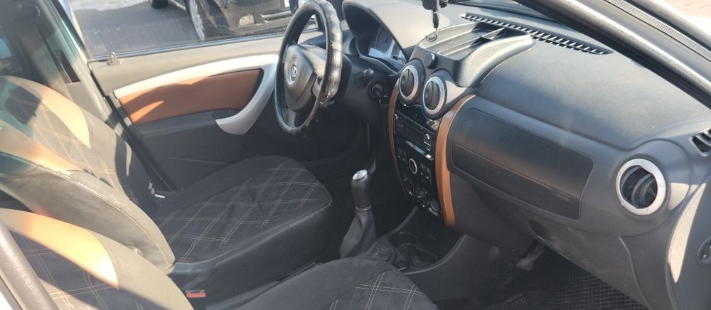 Lada Largus metani gaz baloni bilan