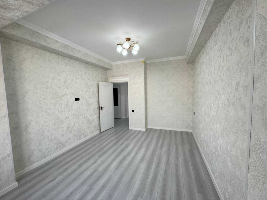 Kvartira sotiladi 3-xona 70kv + 65kv mansardaham. NOVOSTROYKA G'ISHTLI