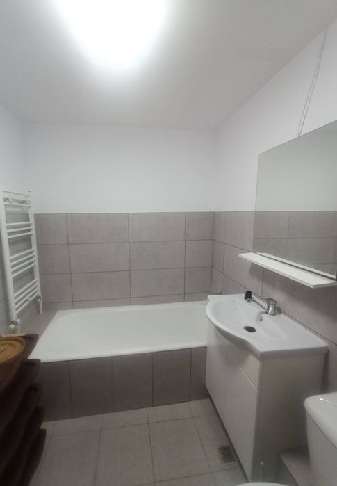 Închiriez apartament două camere zona Spitalul de copii