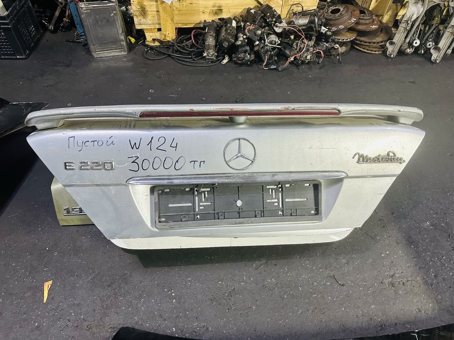 W124 ешка крышка багажника европеец авторазбор мерседес бу запчасть