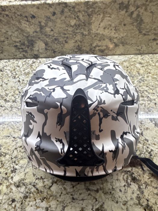 Каска за ски Uvex