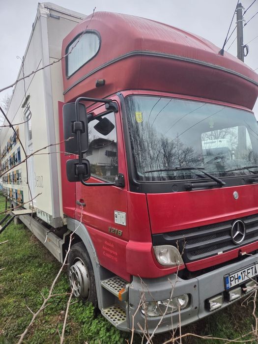 Vând camion apicol Mercedes Atego 1218- 104 stupi, complet echipată