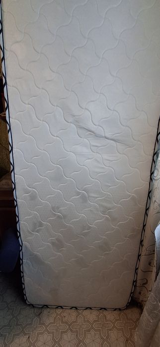 Продам матрас односпальный
