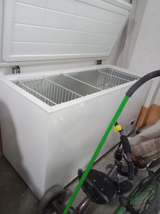 Морозильник продам