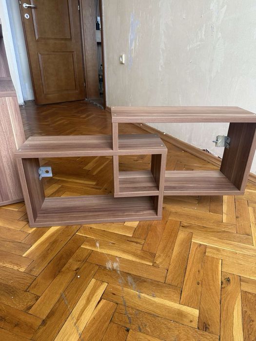 Ъглов ТВшкаф с етажерка
