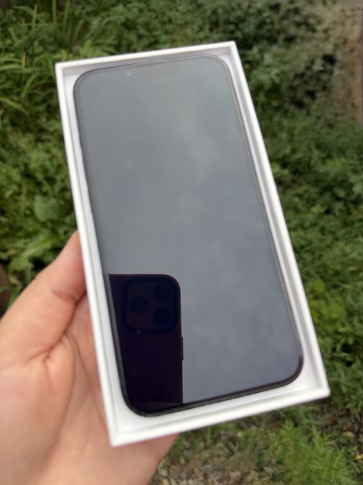 Продам iPhone 13