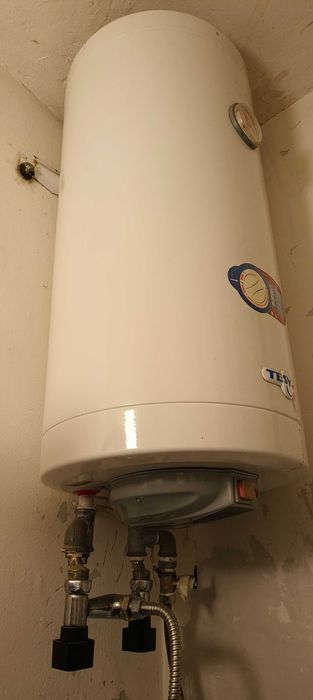 Вертикални Бойлери Теси за Баня и Кухня