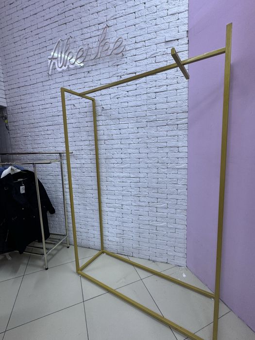 Продается оборудование для магазина