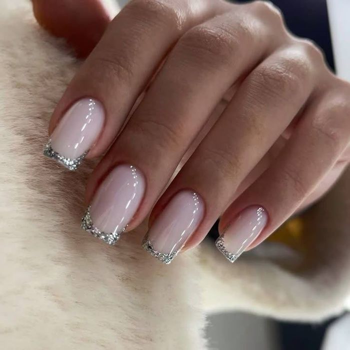 Маникюр и педикюр с покрытием