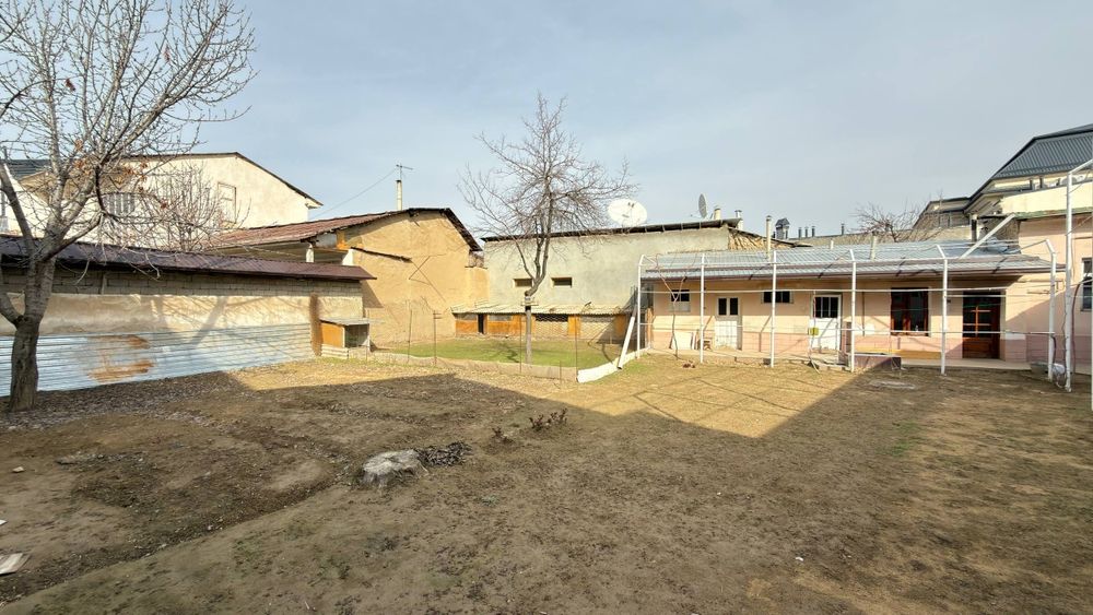 Chilonzor rayon Novza metroga yaqin 2 chi charh komolon mahallada hovl