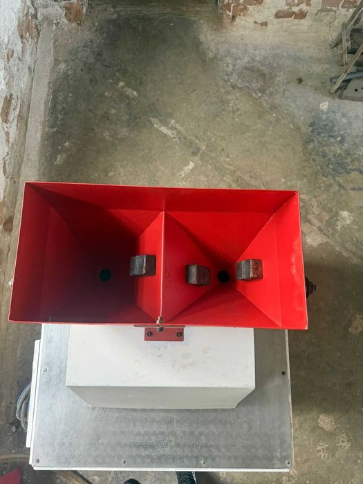 Presa de ulei la rece cu 2 capete si selector de seminte STIMEL