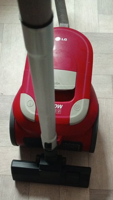 Пылесос LG 1600.
