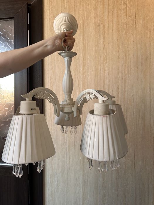 Продам люстру в отличном состочнии