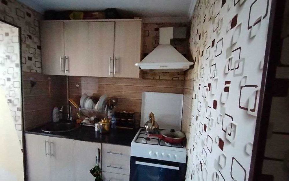 1 хоналик 2 каватда жойлашган арзон нархда сотувда