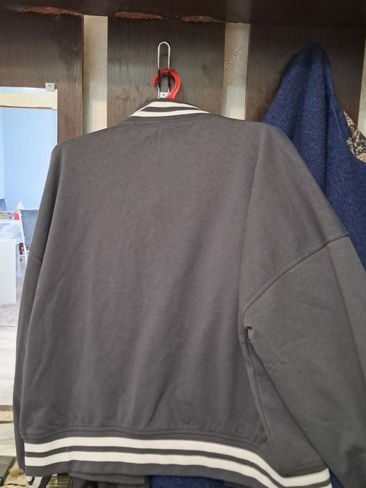 Тёплый бомбер женский