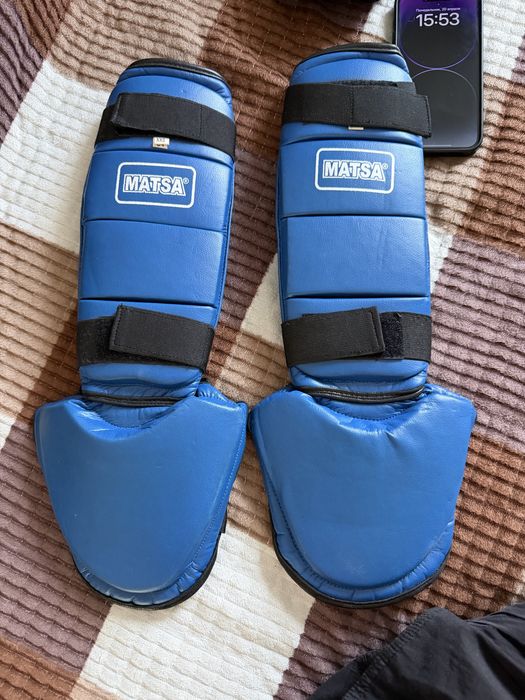 Продам щитки для спорта почти новые