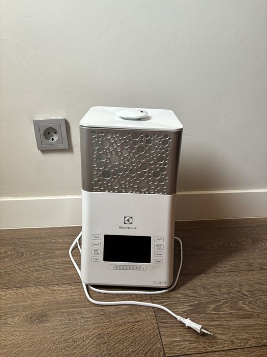 Увлажнитель воздуха Electrolux EHU-3715D