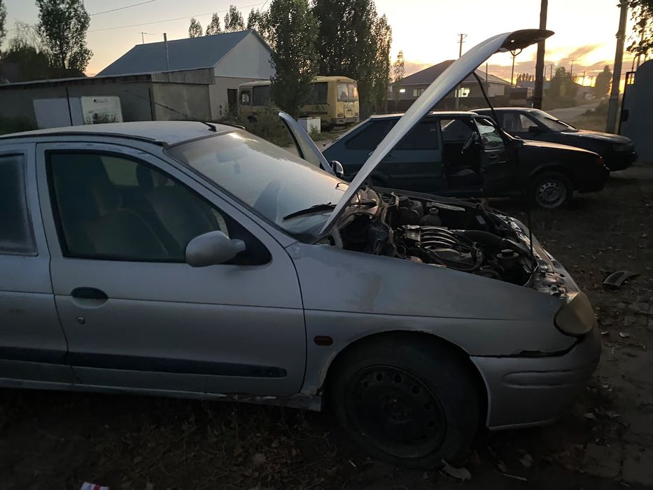 Рено меган 2000 Автомат