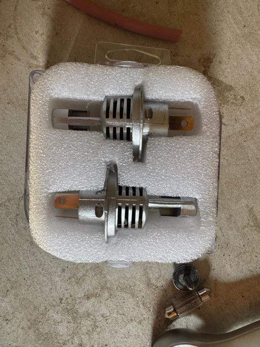 Led лампочки формат H4 4300К