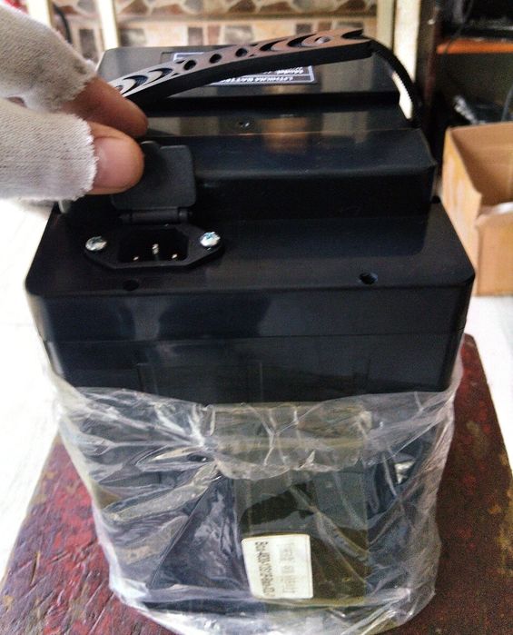 Baterie Triciclu,Scuter 48V / 40AH + Încărcător
