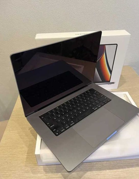 Apple Macbook Pro '16 M1 Max 32GB/512GB