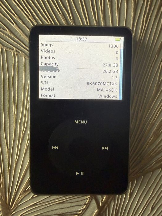 Apple Ipod Classic 5th gen 5 - 30Gb - negru , poze reale , ipod classi