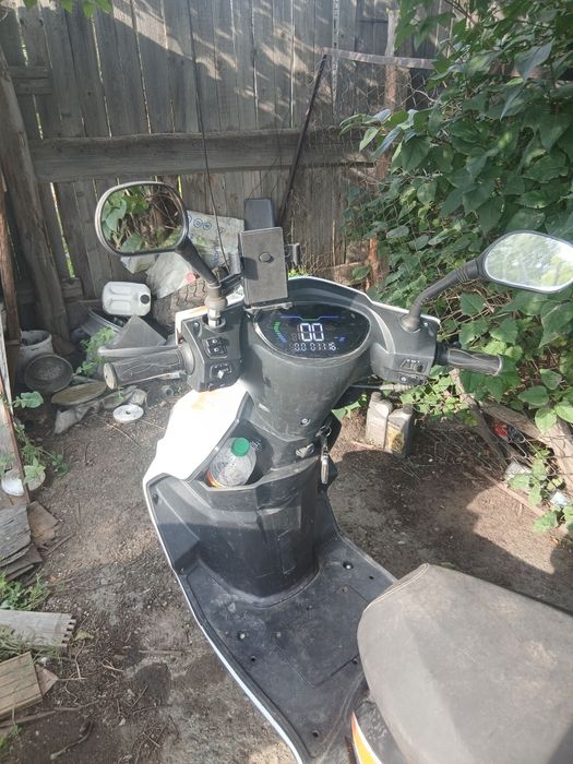 Продам скутер 150 кубов