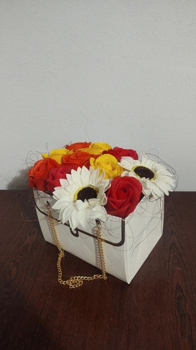 Ornament pe poșetă